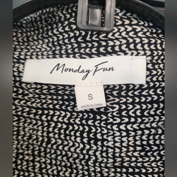 Worn Once-Luxurious Black & Cream Blouse!!💋❣️ - Picture 5 of 10